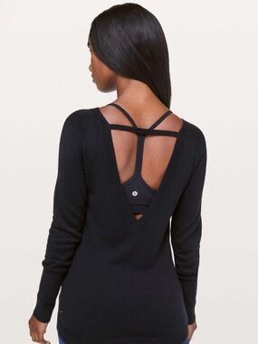 Lululemon Unity Drop Back Sweater
Black size 4